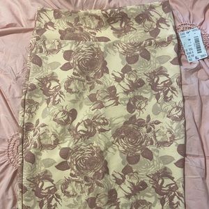 NWT large LuLaRoe Cassie pencil skirt